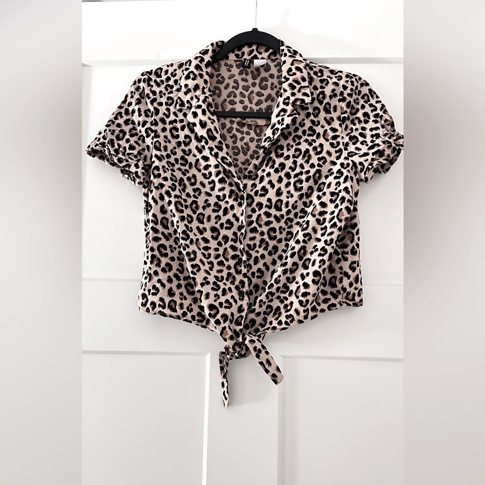 H&M Divided ANIMAL PRINT BLOUSE SIZE 6